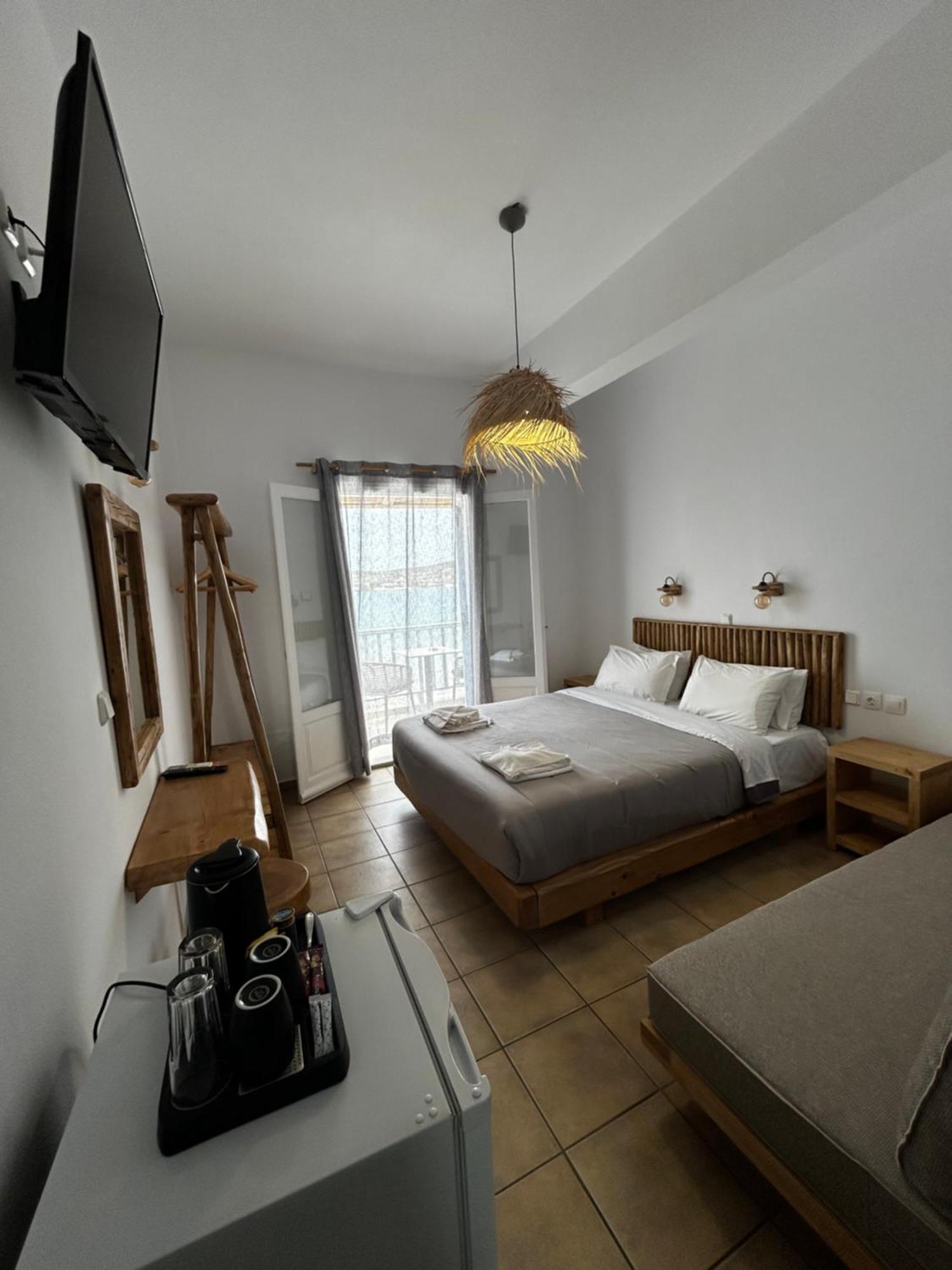 Hotel Livadia Парос Екстериор снимка
