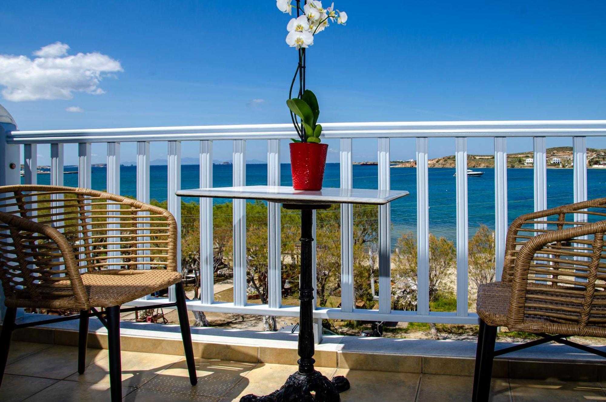 Hotel Livadia Парос Екстериор снимка
