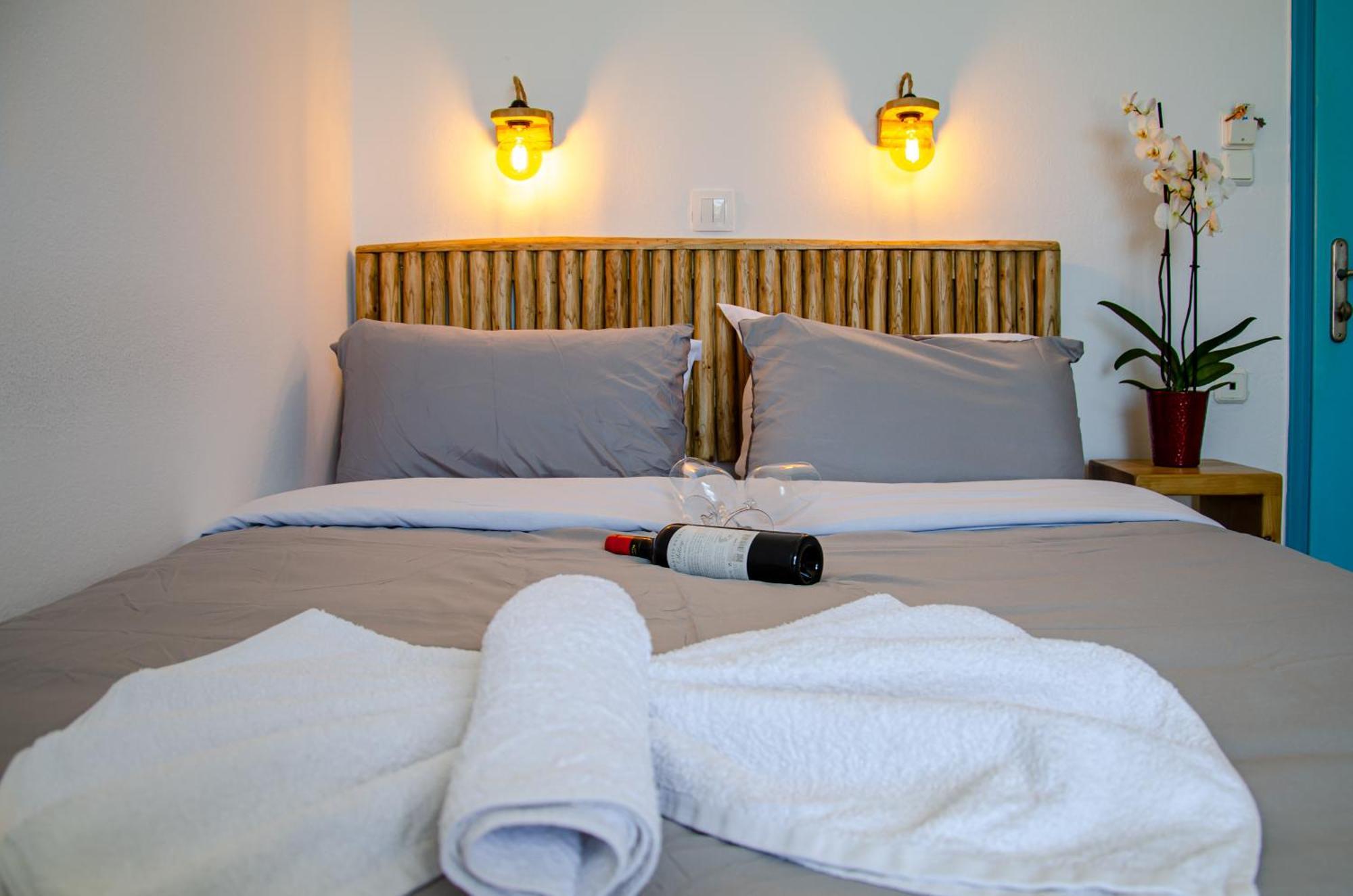 Hotel Livadia Парос Екстериор снимка