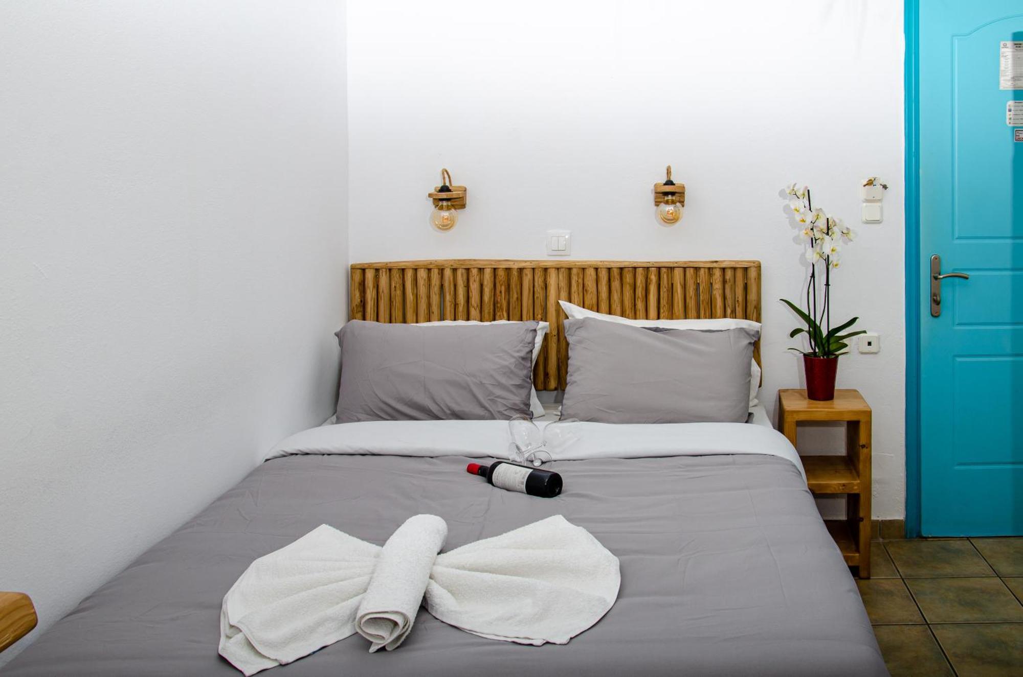 Hotel Livadia Парос Екстериор снимка