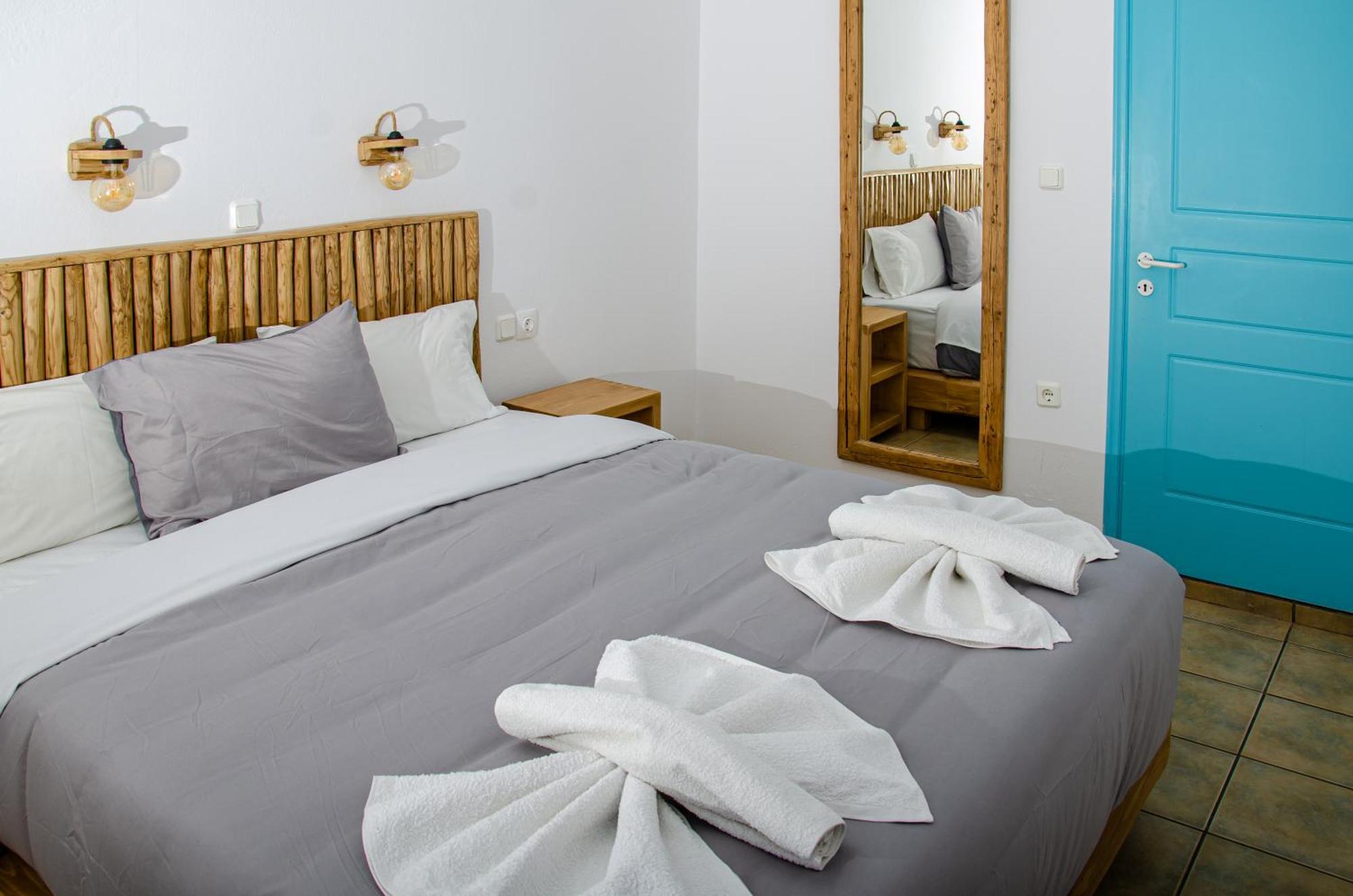 Hotel Livadia Парос Екстериор снимка