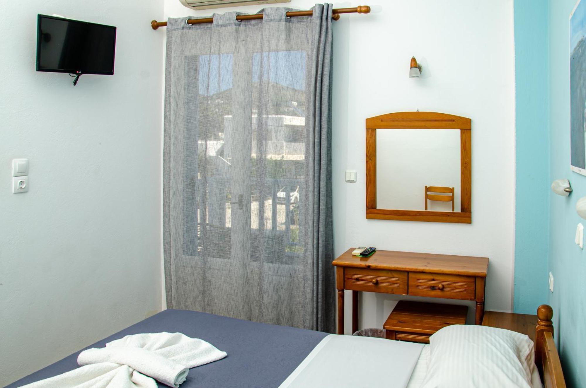 Hotel Livadia Парос Екстериор снимка
